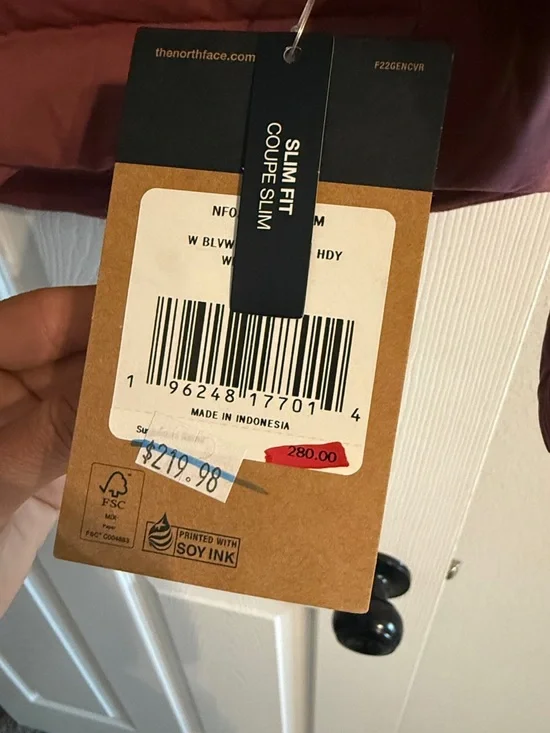 NWT: The North Face Women's Puffer Jacket - Wild ginger - Picture 4 of 5